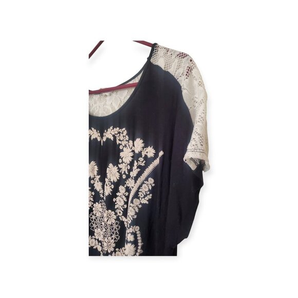 Carol Rose Black Lace Tunic/Tee Cap Sleeves 2X EUC - Picture 3 of 9